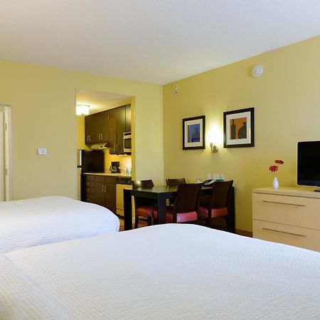 Towneplace Suites By Marriott Frederick Exterior foto