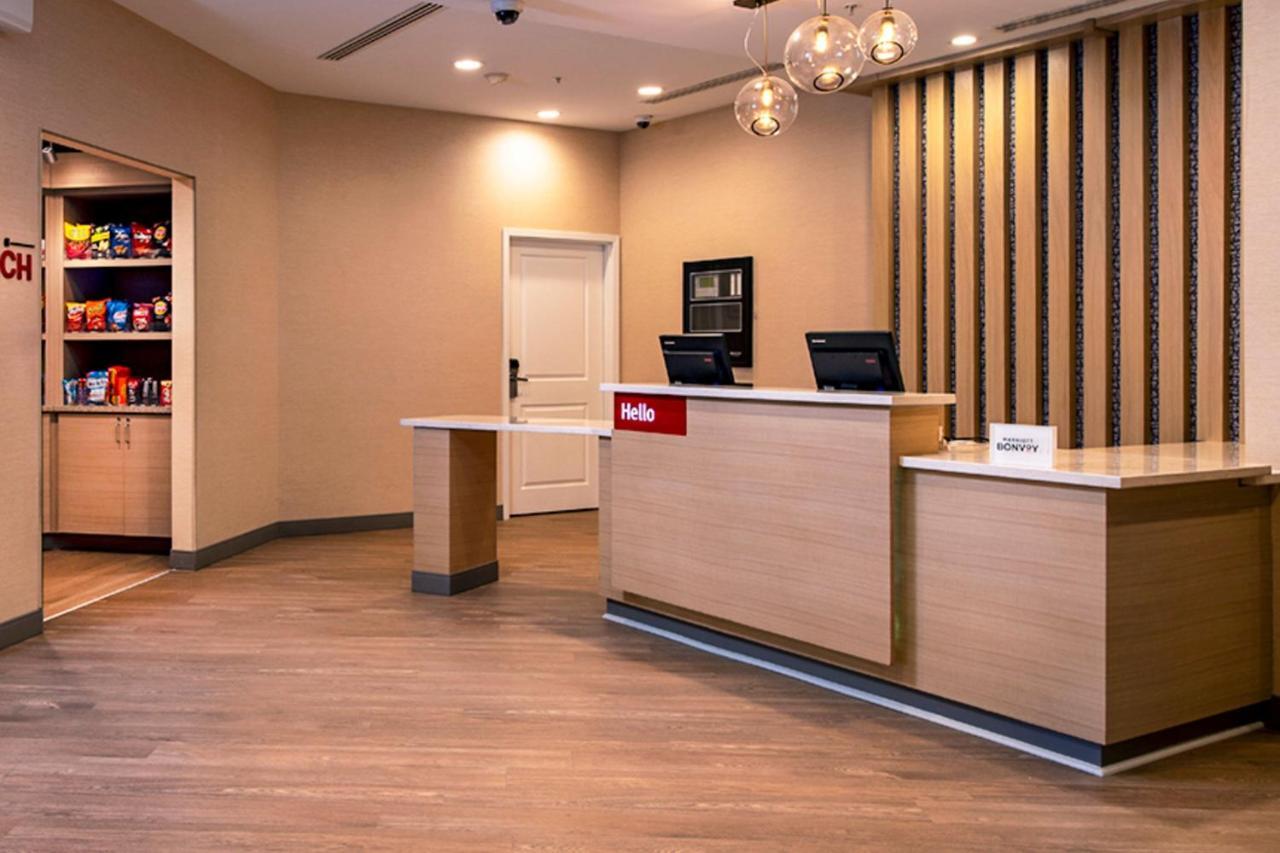 Towneplace Suites By Marriott Frederick Exterior foto
